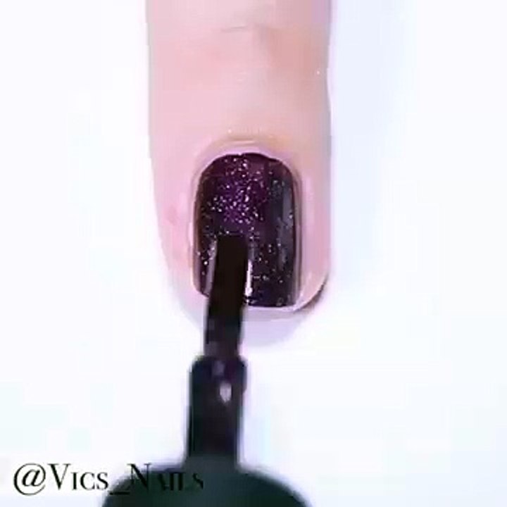 Nail art by @Vicsnail