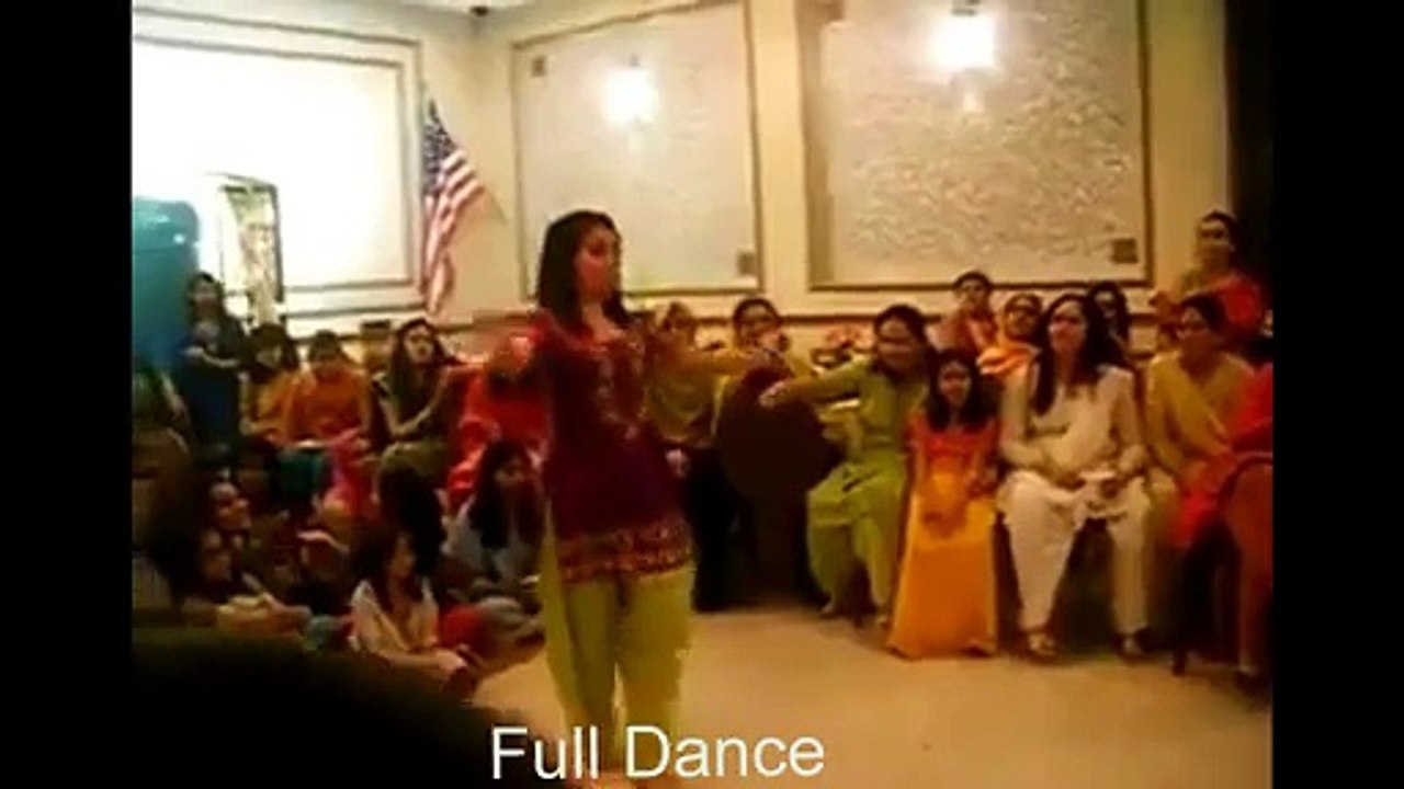 Pakistani Wedding  Best dance  Kajra Re