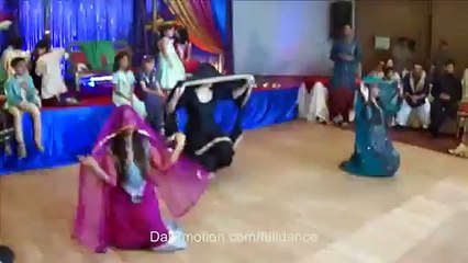Pee Loo Mehndi Best Desi Dance