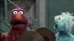 Classic Sesame Street 8Bit animation - Mr. Tuba and his band plays 