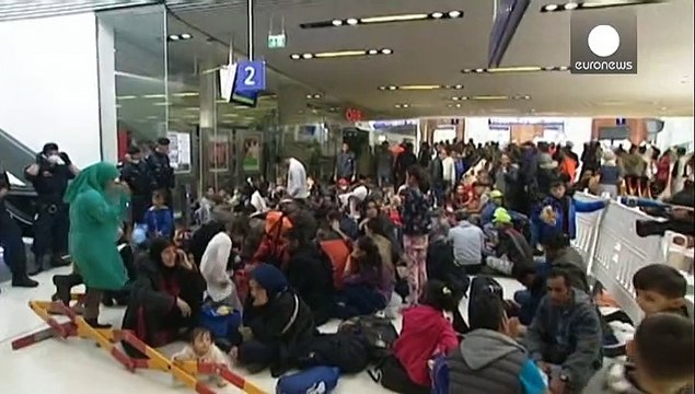 Тысячи мигрантов застряли в Австрии по пути в ФРГ и Скандинавию