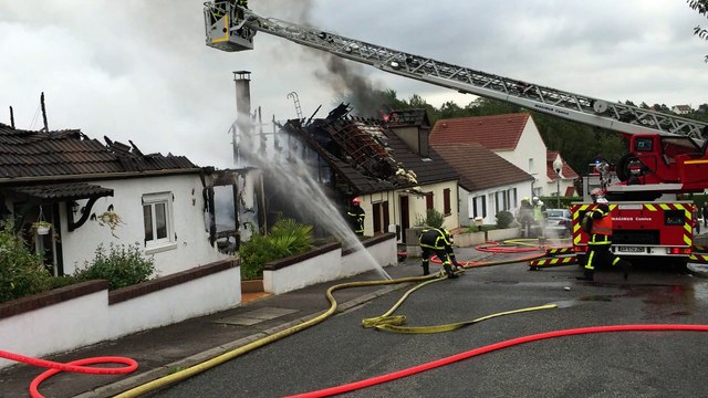 Feu d'habitations à Hesdin l'Abbé (Pas-de-Calais)