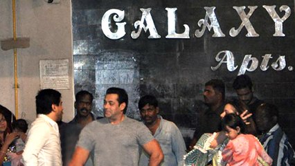 Salman Khan Celebrates Ganpati Festival With Family & Friends – UNCUT