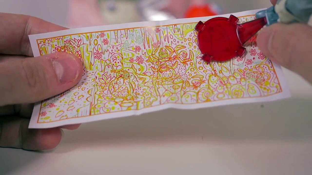 [OEUF] Kinder Surprise Pingouins de Madagascar - Unboxing Studio Bubble Tea