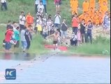 UNBELIEVAVBLE RACE ..........  Shaolin monk runs atop water for 125 meters