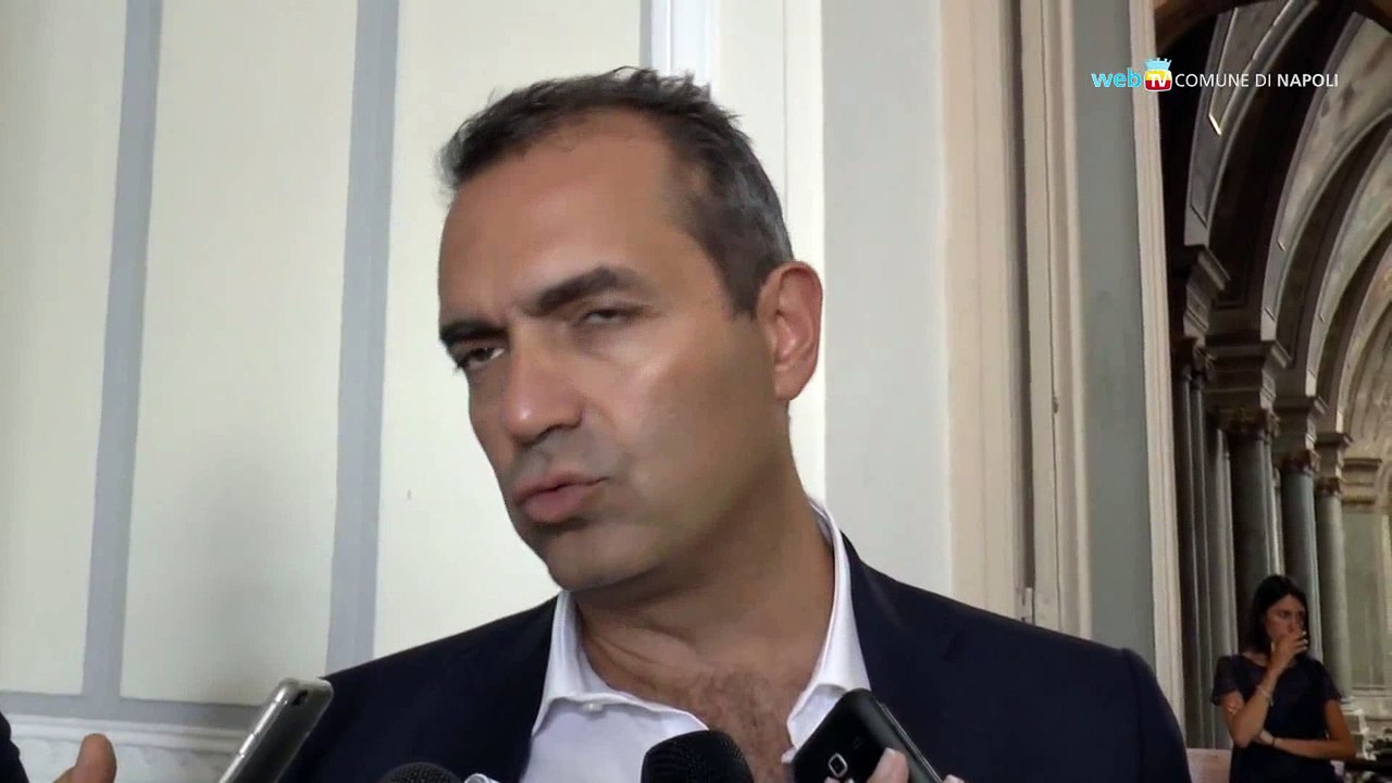 Napoli - De Magistris su San Paolo e guasto metrò (18.09.15)