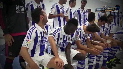 Vela y Reyes se tomaron la foto oficial con la Real Sociedad