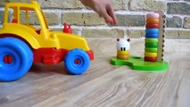 Les jouets du Petit Monde TV - Trier les formes avec le tracteur _ Dessin animé en français (360p)