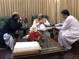 Renowned Artis Jimmy Enginear Presents His B ook & Painting To CM Sindh Syed Qaim Ali Shah ..18-09-15