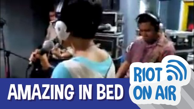 Amazing in Bed di Riot on Air