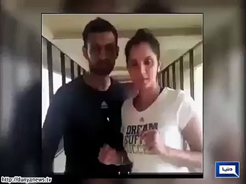 Sania mirza and Shoaib Malik dance with Pakistani Cricketers