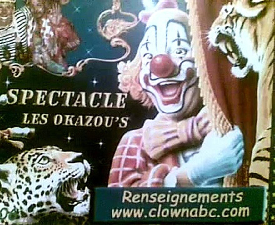 Pédiatrie: des enfants heureux  "atelier de sculptures de ballons"  clown cassou hôpital de Bagnols sur cèze