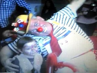 petite fille et le clown ABC Hôpitaux