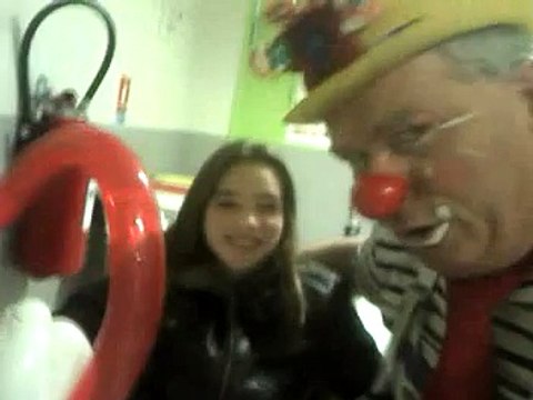au urgence d'un hôpital avec cassou le clown