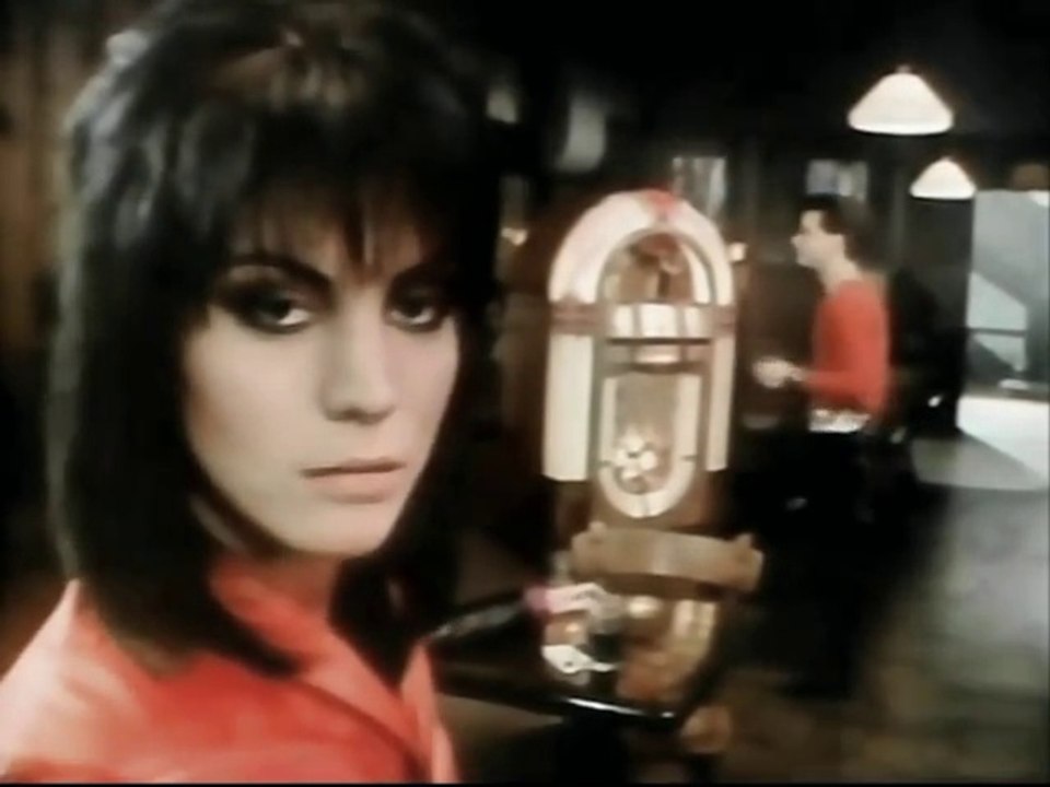 Joan Jett And The Blackhearts - I Love Rock N' Roll (The Arrows Cover)
