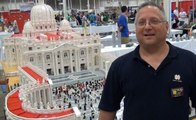 Vea la réplica del Vaticano que sacerdote armó con 44 mil piezas de Lego