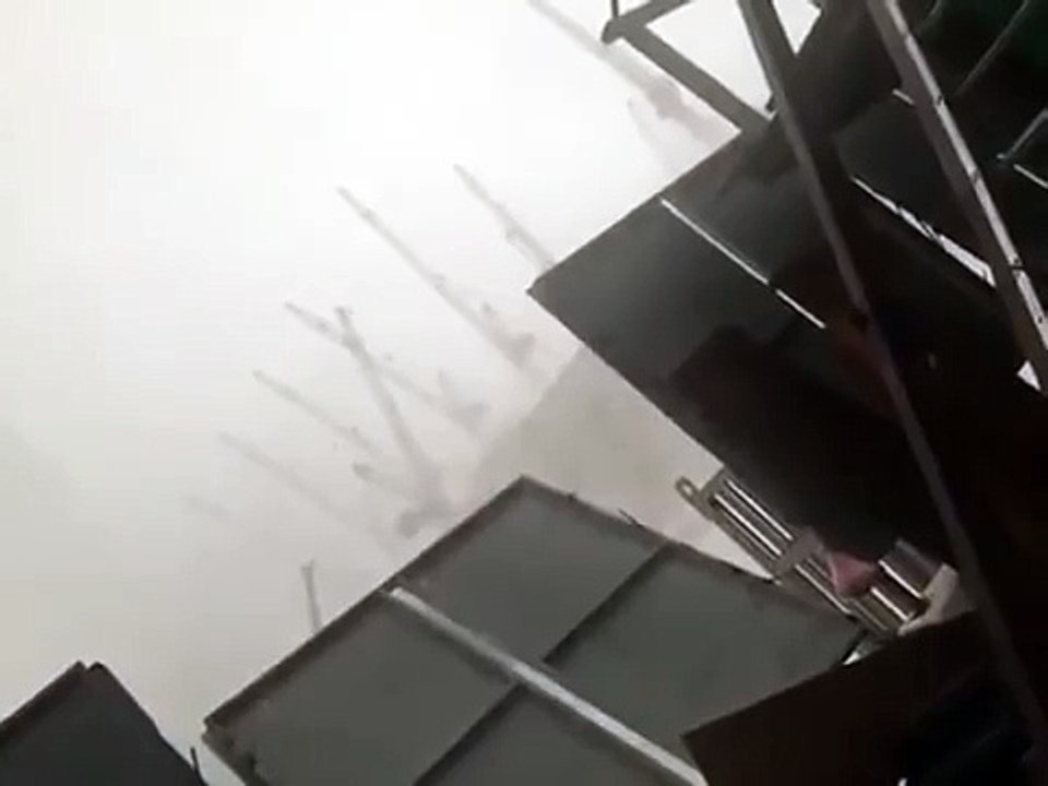 Crane collapse moment at Grand Mosque (Kabe) in Mecca _ 11 09 2015