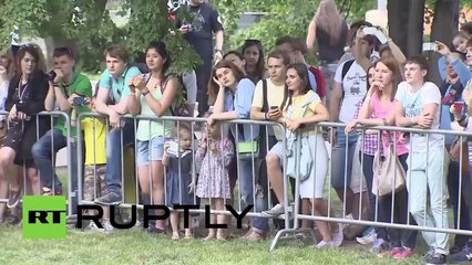 Russia: The Hand of Man machine lets you crush cars!