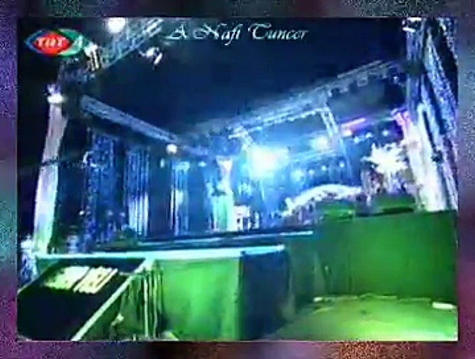 Belkıs AKKALE & Onur ŞAN *Telgırafın Tellerine Kuşlar Mı Konar*