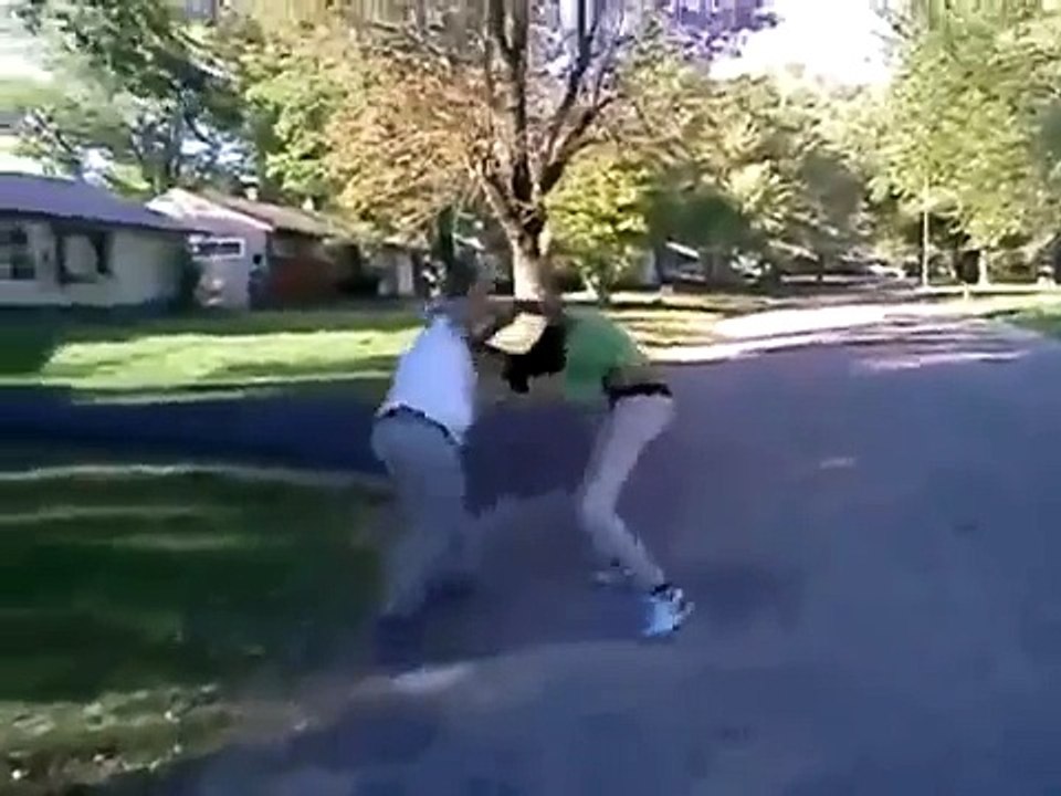 girl fight,wigs go flying