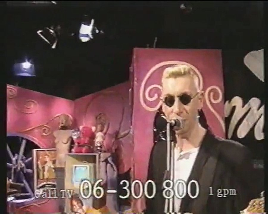 Mr. Review - Street Where I'm Living -  CallTV