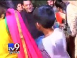 Ganesh Chaturthi: Salman Khan brings Ganpati Bappa home - Tv9 Gujarati