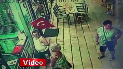 Danimarkalı Down Sendromlu Çocuğun Bayrağa Sevgisi