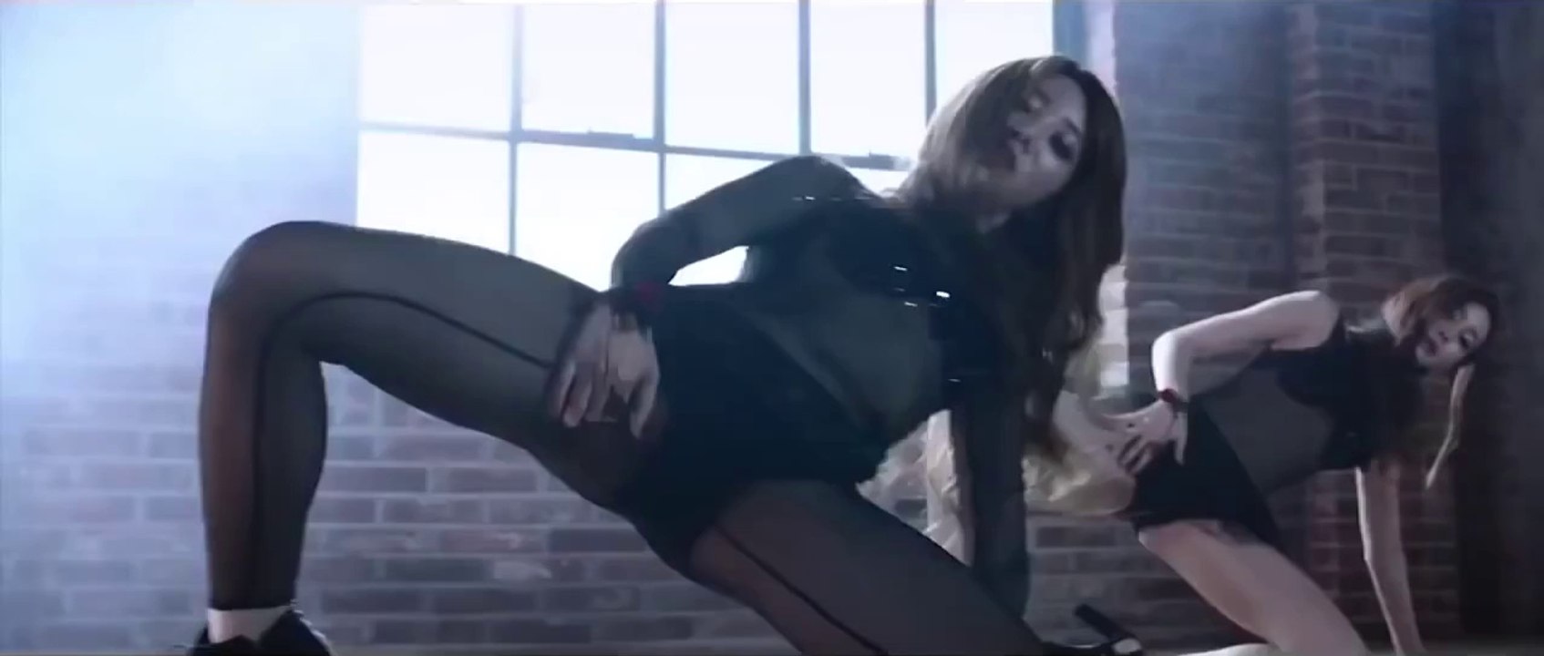 Beautiful Korean Girl KPOP Group 포엘 4L - Move (무브) MV