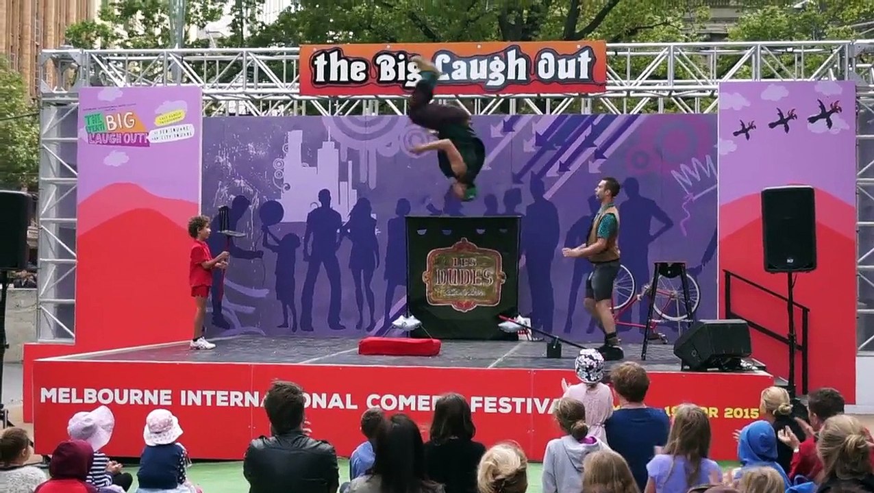 Les Dudes, Streetcircus from Canada