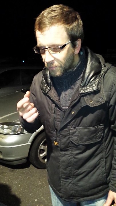 Un anglais bourré a du mal à dire Purple Burgular Alarm... Beaucoup de mal!