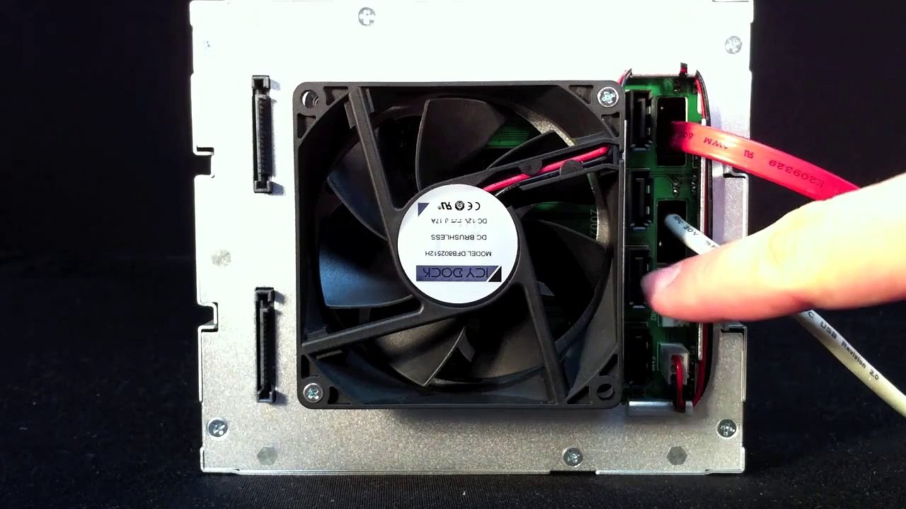 ICY DOCK MB974SP-B Tray-less 4 in 3 SATA III HDD Hot-Swap Backplane Raid Cage Gaming Module