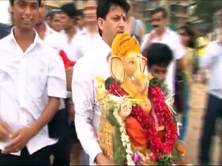 Ganpati Visarjan 2015 | Anil Kapoor at Mumbai Ganpati Visarjan 2015 at Juhu beach