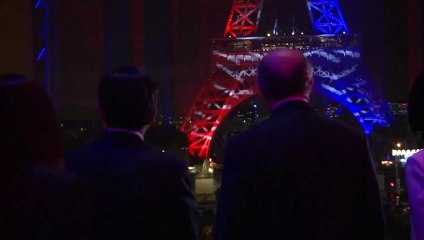 La tour Eiffel illuminée aux couleurs de la Corée du Sud