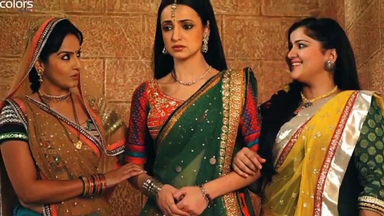 Paro and Rudra Rangrasiya title song