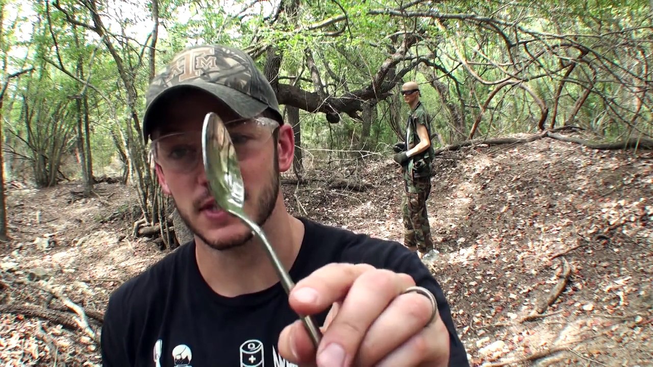 Peut-on stopper une balle de pistolet avec un petite cuillère??!