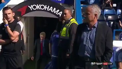 Mourinho makes sure Wenger shakes his hand