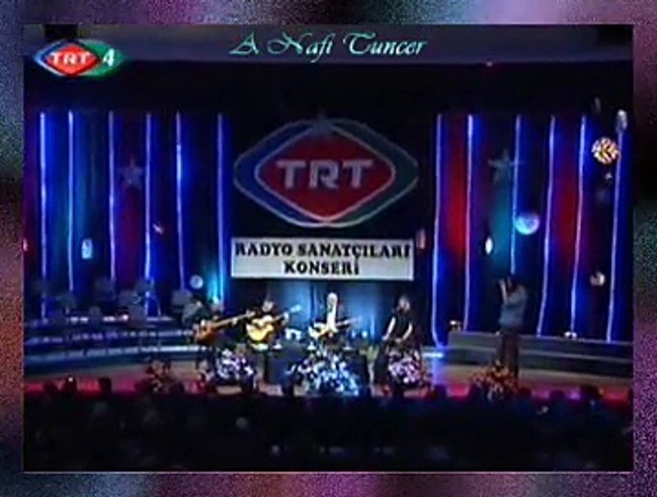 Musa EROĞLU (Bağlama) *Menevşe Koymuşlar Gülün Adını*