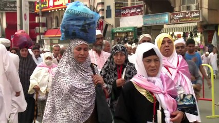 مليونا مسلم يتجمعون في مكة المكرمة لبدء مناسك الحج