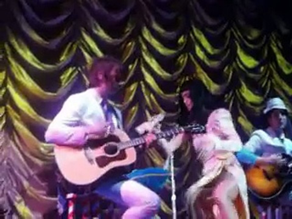 Flute Fail - Katy Perry - California Dreams Tour 14/03/11 Hamburg