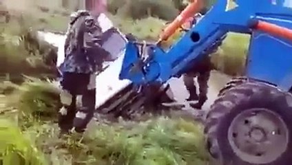 Çamurdan Araba Çıkarmak İsteyen Yardımsever Vatandaşın Sonu