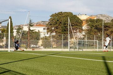 U17 National - OM 3-3 Nîmes : le but de Samih Hadji (43e, sp)