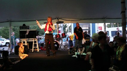 Gene Hodge sings 'The Fair's Moving On' Elvis Week 2015