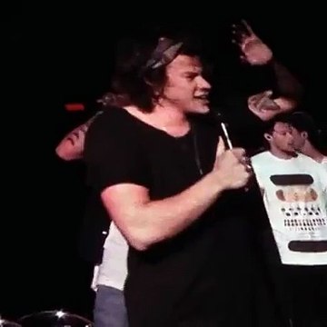 Harry Styles deseja Feliz Dia das Mães