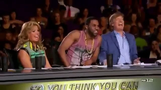 Парень взорвал зал на шоу талантов!