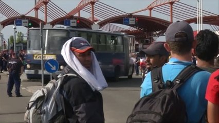 المجر تتهم كرواتيا وانتهاك سيادتها بنقل آلاف اللاجئين