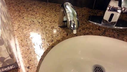 Un robinet « raciste » dans les toilettes d'un hôtel