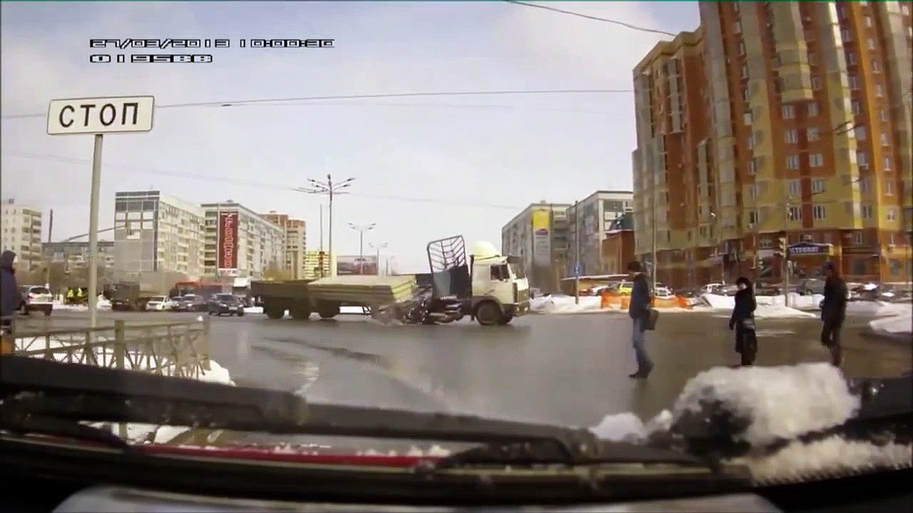 fatal accident de la route, les accidents de voiture Vidéo - les accidents de voiture - accident de voiture sur la vidéo