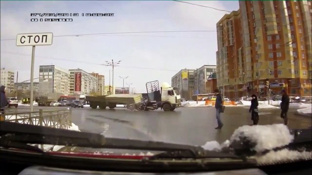 fatal accident de la route, les accidents de voiture Vidéo - les accidents de voiture - accident de voiture sur la vidéo