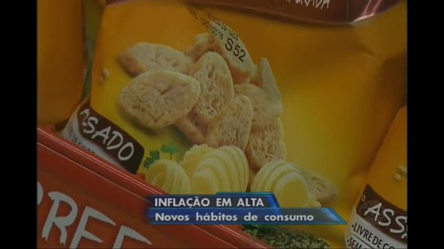 Consumidores mudam hábitos em tempos de alta da inflação