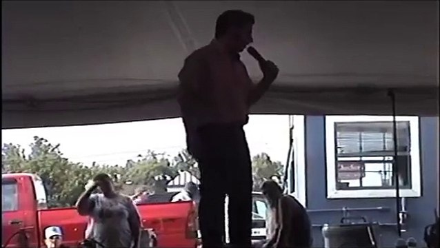 Open mic 'Surrender' at Elvis Week 2012 (video)